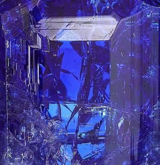 Lab-Grown Tanzanite: Does Good Fake Tanzanite Exist?