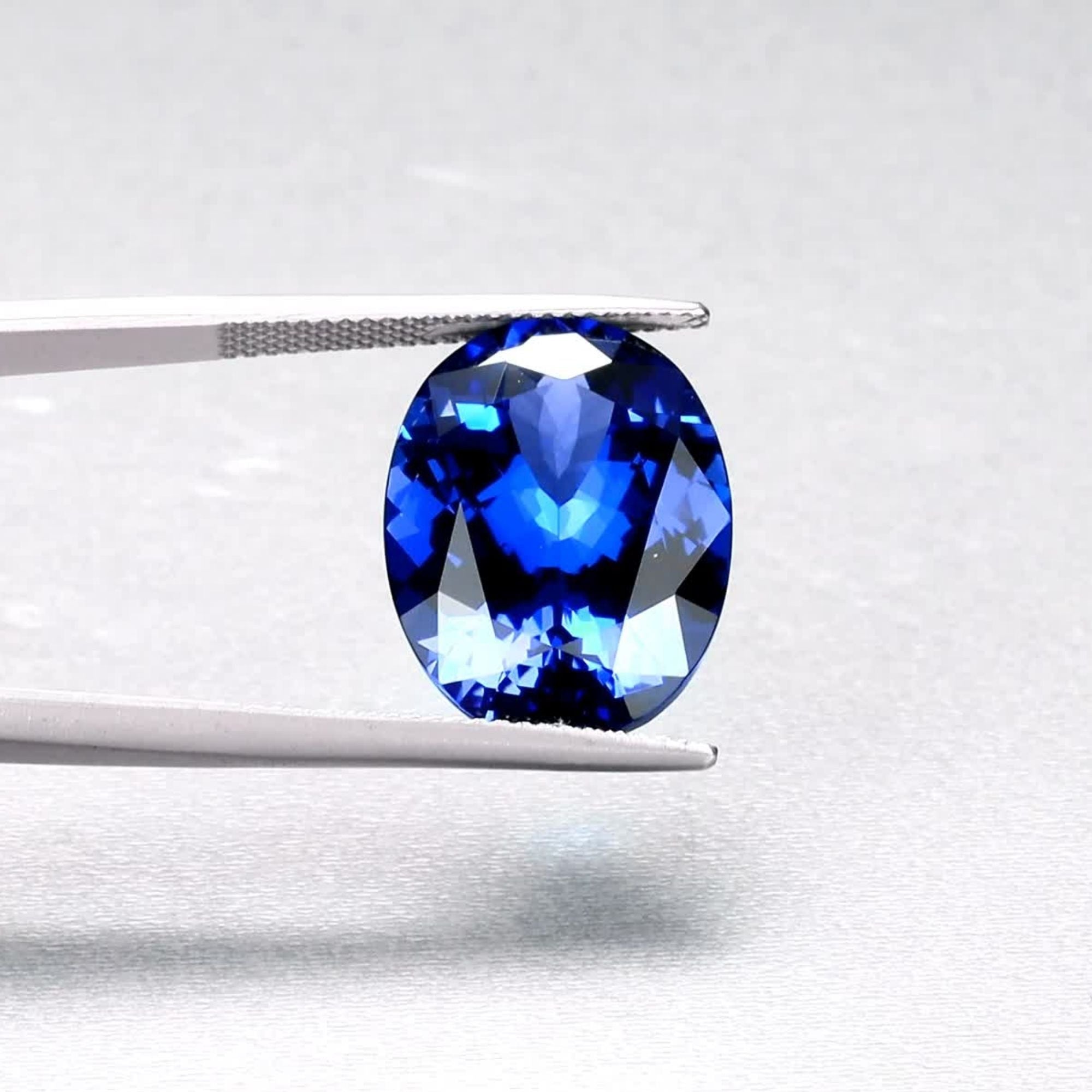 15.29 ct Oval Tanzanite Gemstone – GIA Certified