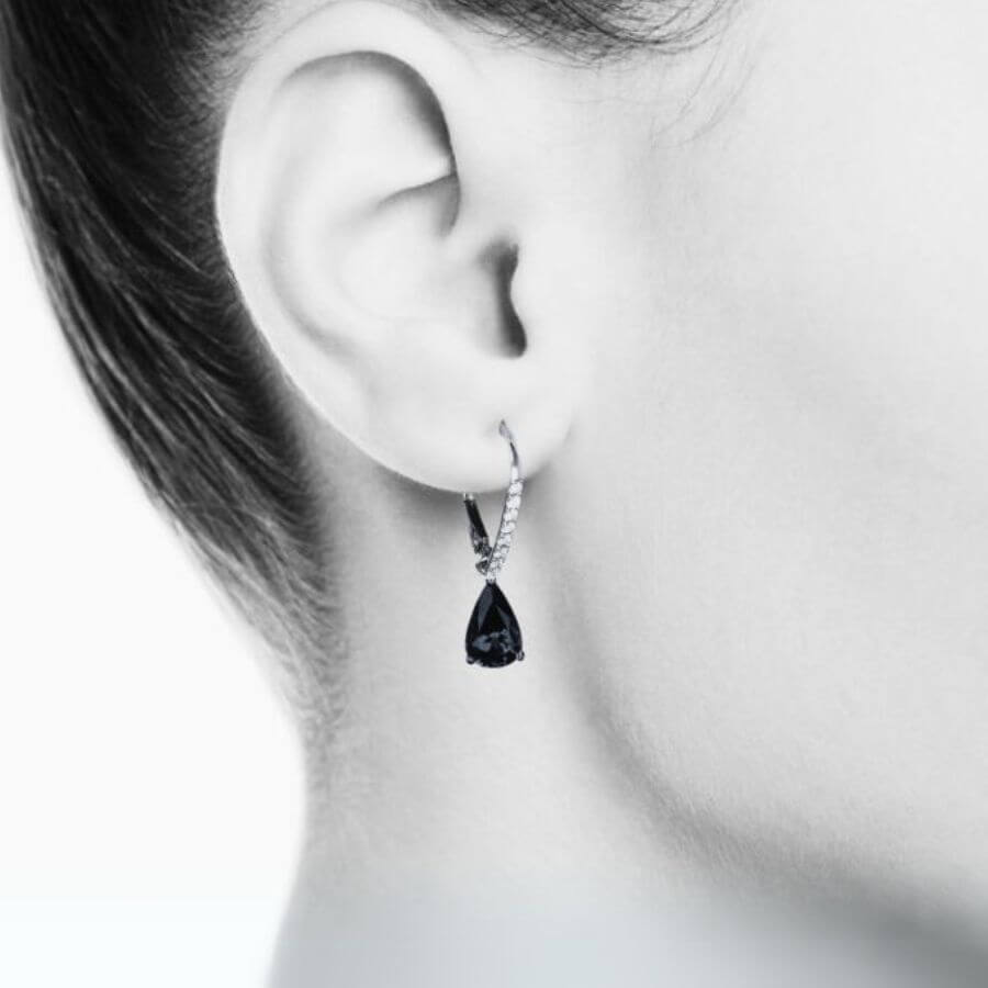 Pear-Shaped Tanzanite Drop Earrings in Yellow Gold