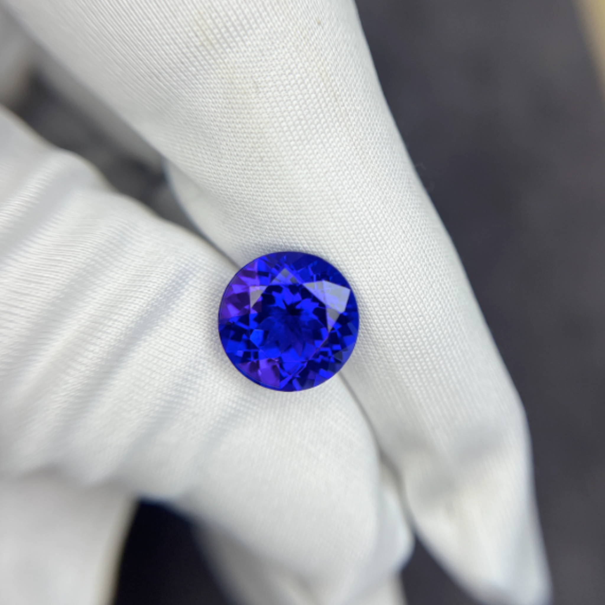 4.90 Carat Round Cut Tanzanite Gemstone