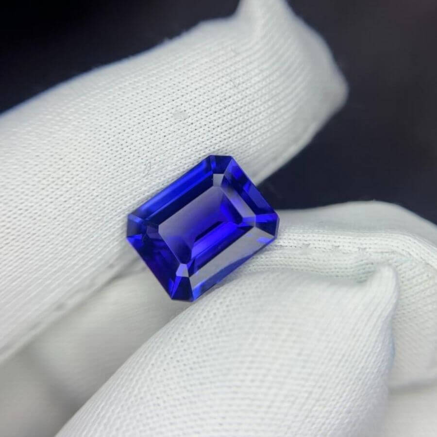 7.64 Carat Emerald Cut Tanzanite Gemstone