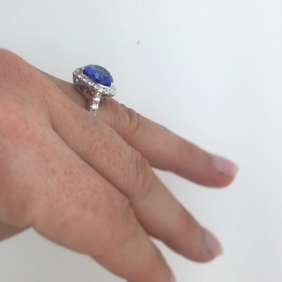 Exceptional 4.56 Ct Heart-Shaped Tanzanite Ring with Diamond Halo & Band