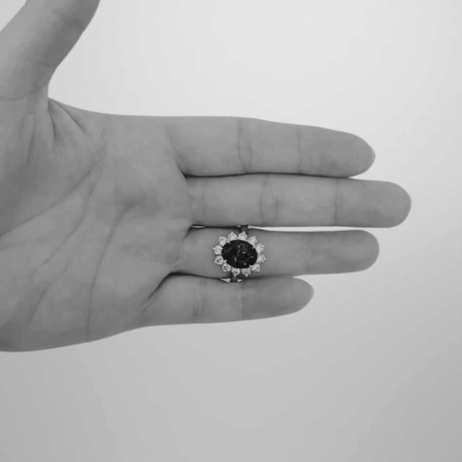 Exceptional 5.00 Ct Oval Tanzanite ”Ballerina” Ring