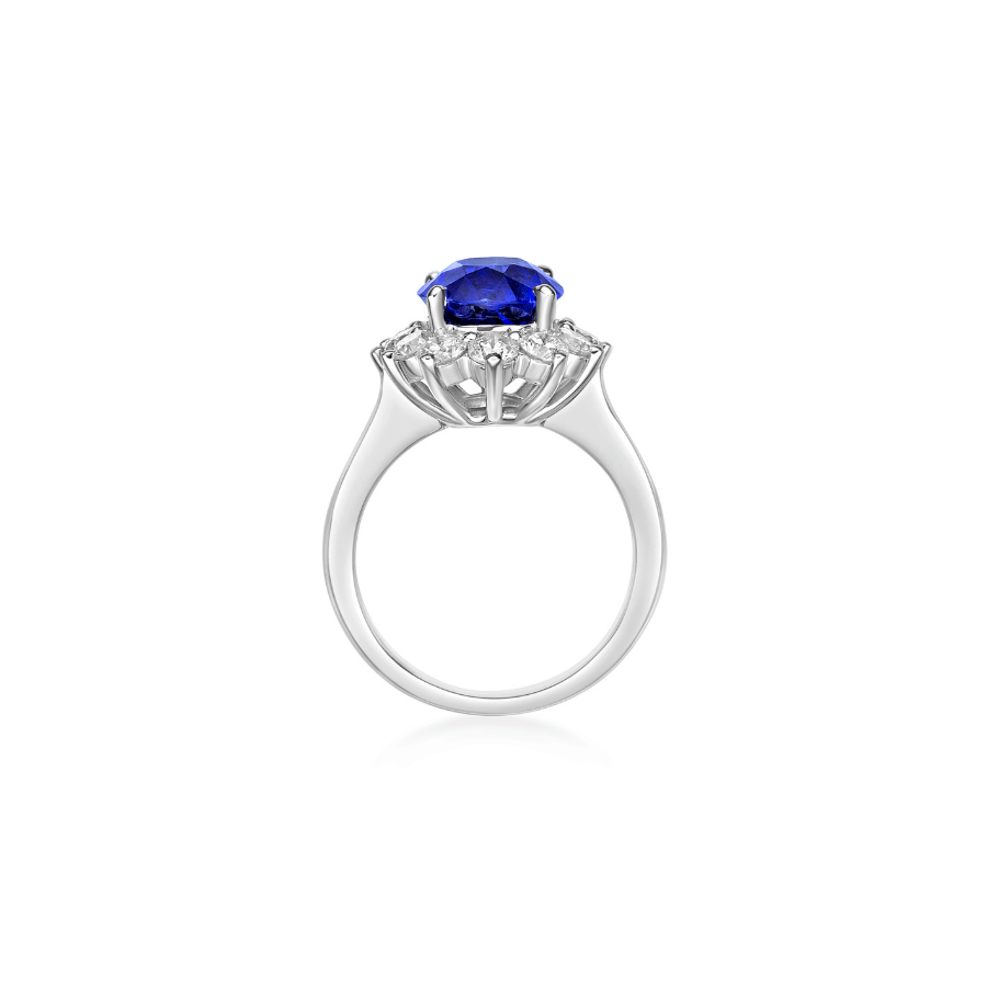 Exceptional 5.00 Ct Oval Tanzanite ”Ballerina” Ring
