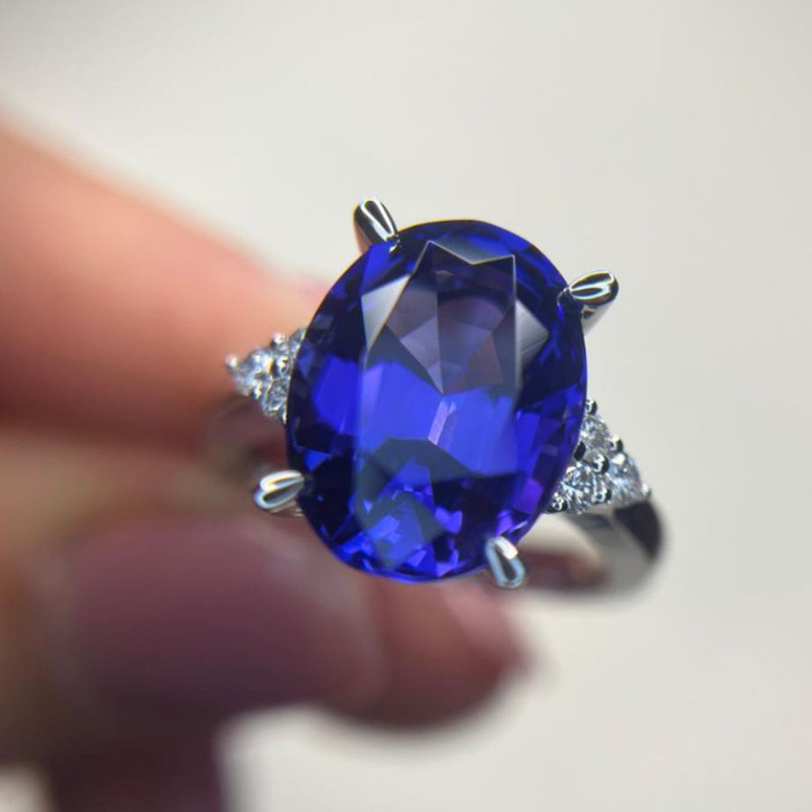 Exceptional 8.24 Ct Oval Tanzanite Ring