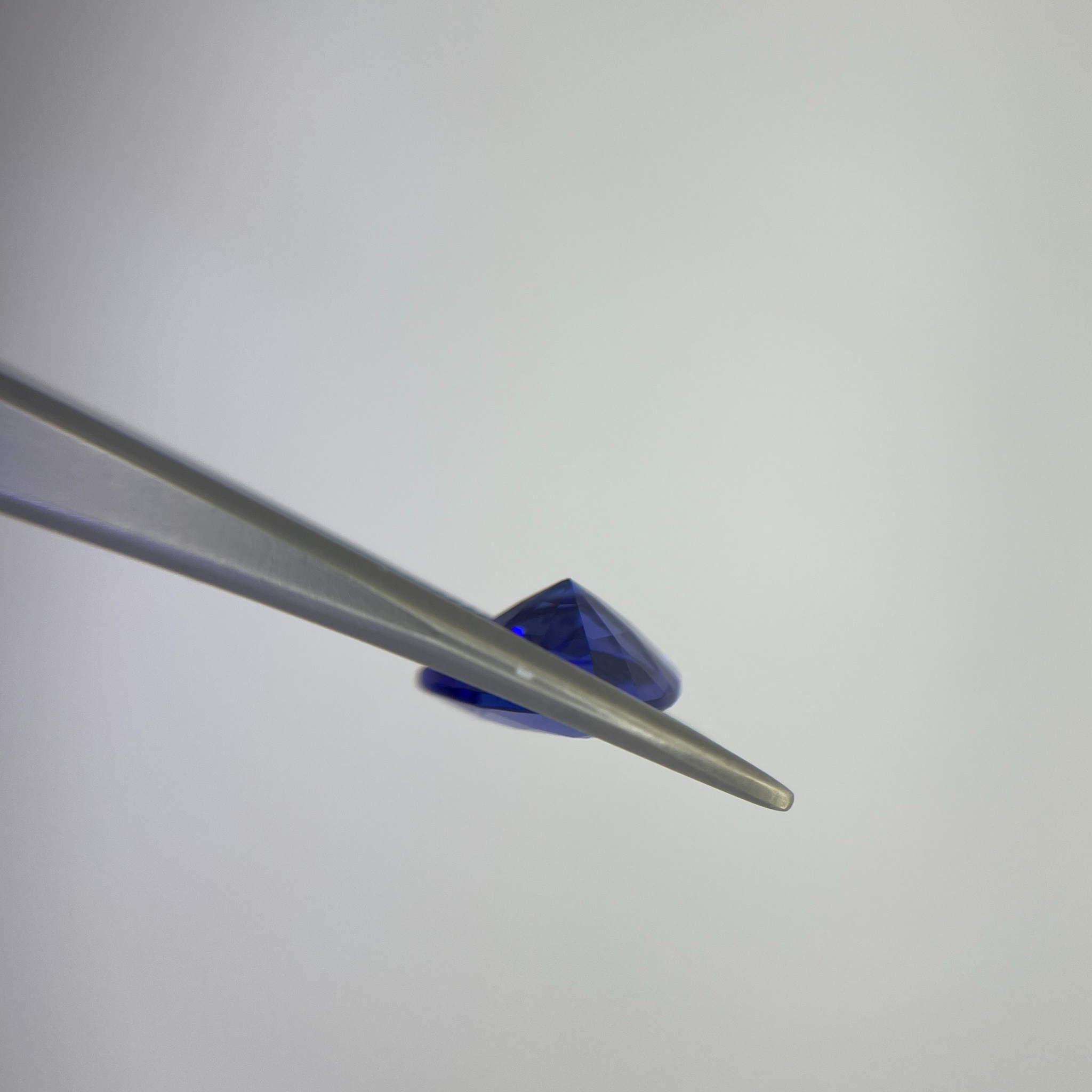 8.95 Carat Tanzanite — Vivid vB 6/6 Colour, Exquisite Rarity