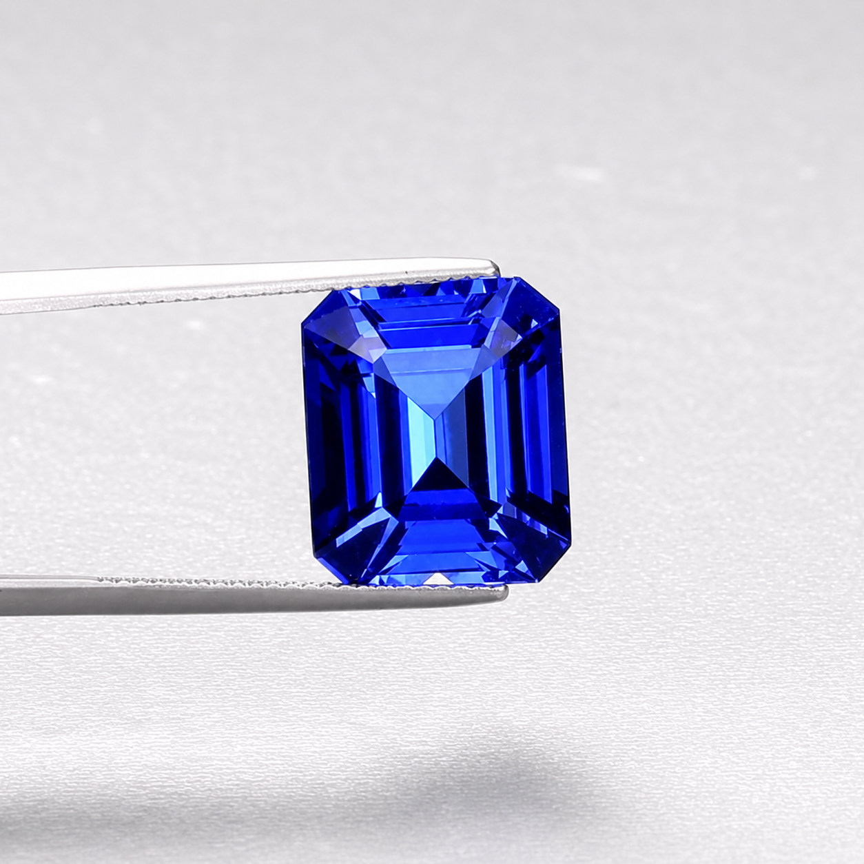 12.95 ct Emerald Cut Tanzanite Gemstone - GIA Certificate