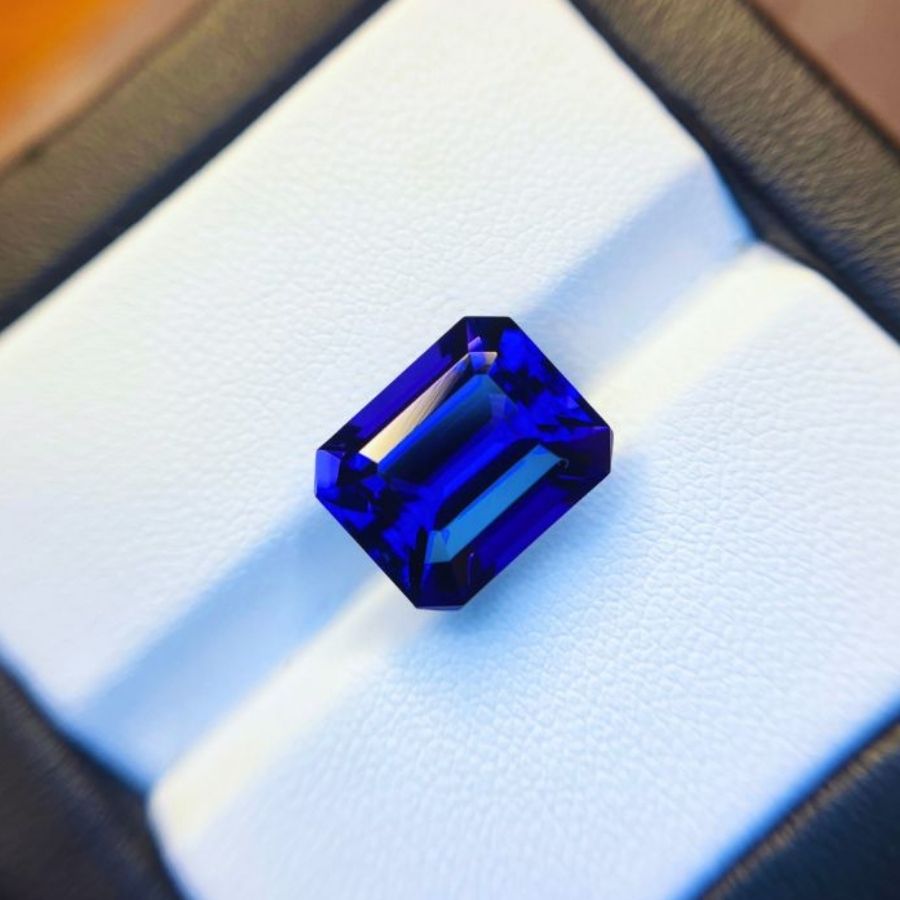 10.06 Carat Emerald  Cut Tanzanite Gemstone