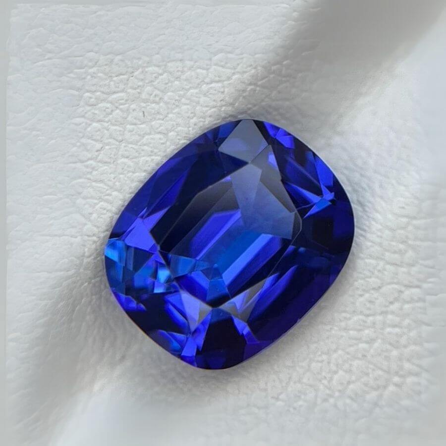 4.49 Carat Cushion Cut Tanzanite Gemstone