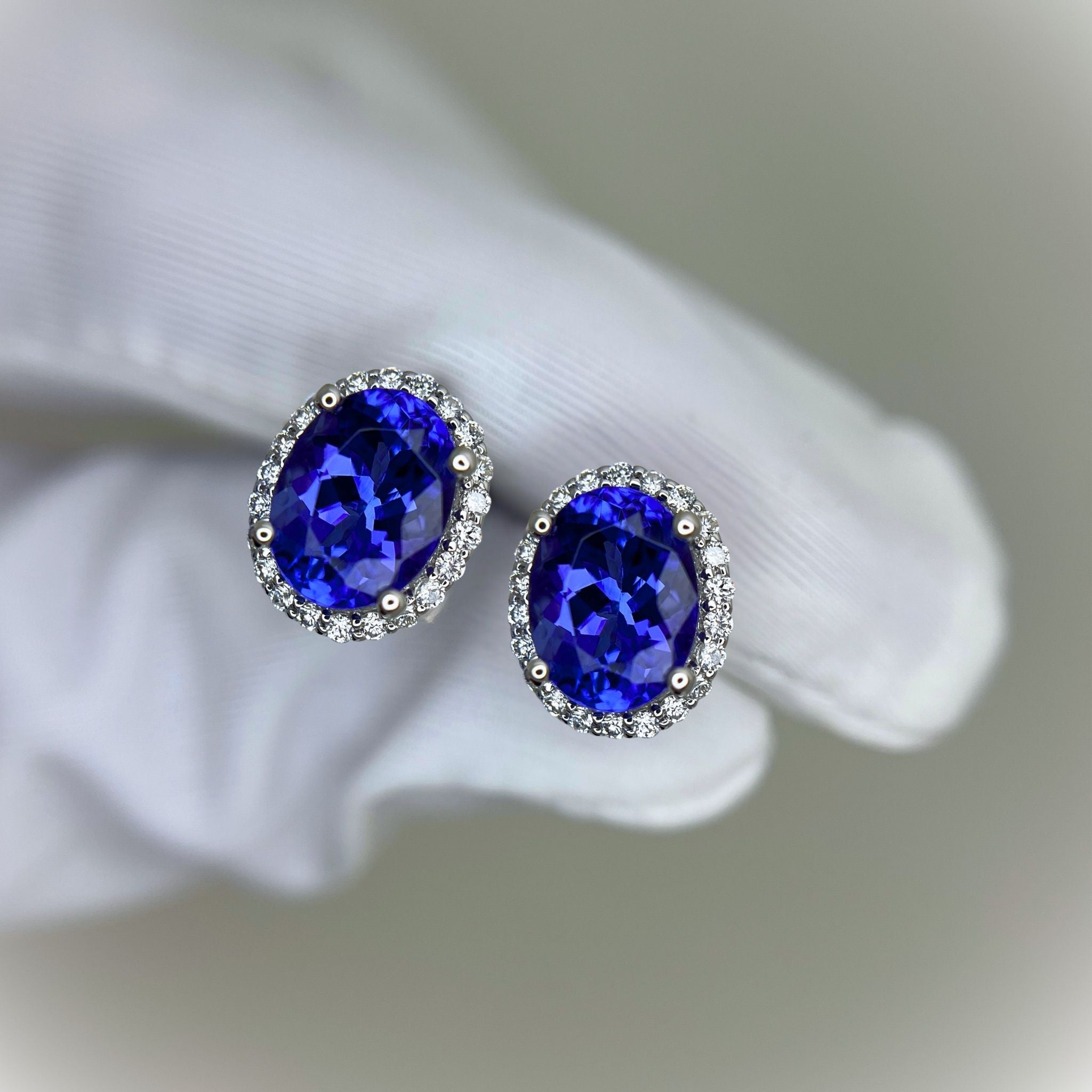 4.01 Ct Tanzanite Earrings