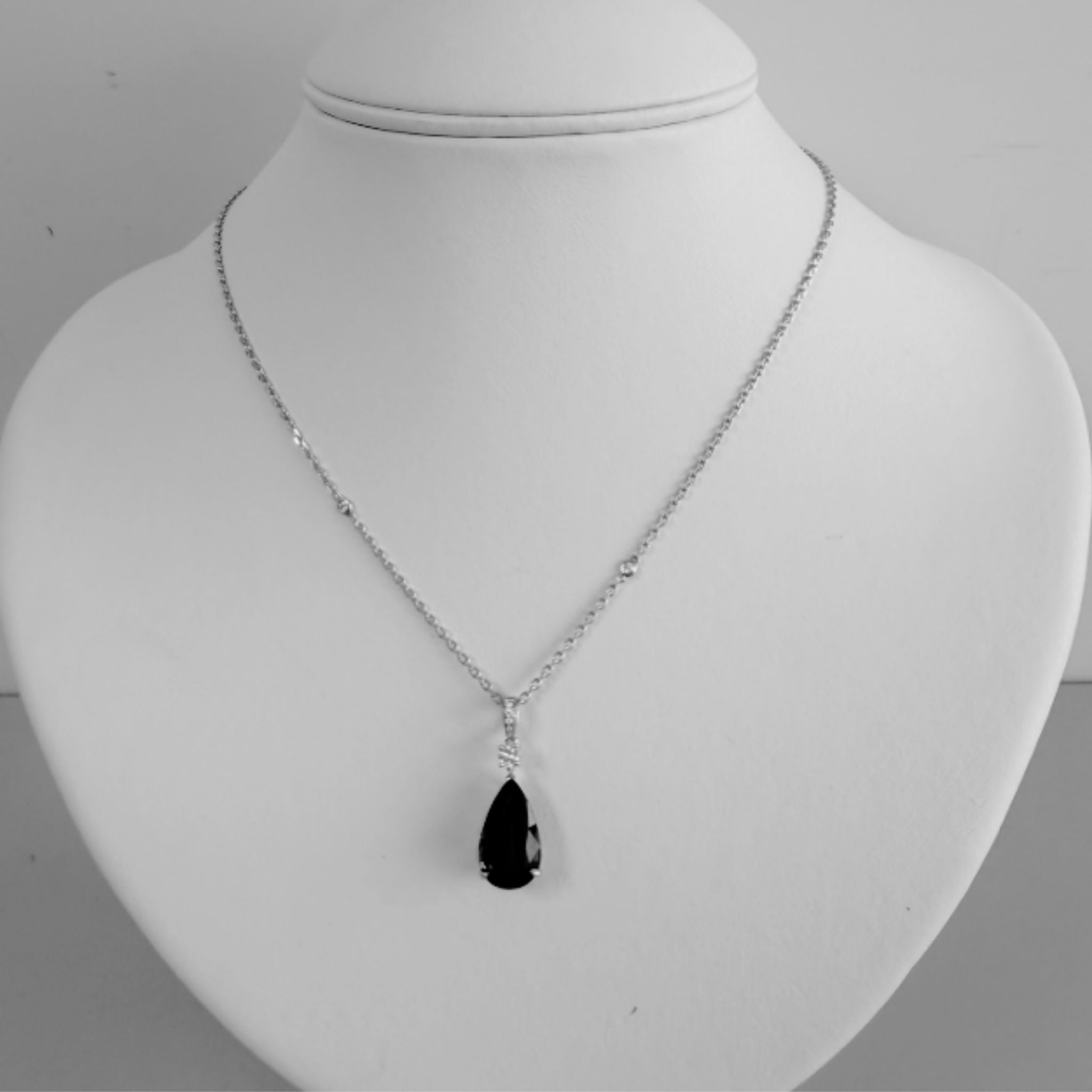 Magnificent 7.00 Ct Pear-Shaped Tanzanite Pendant