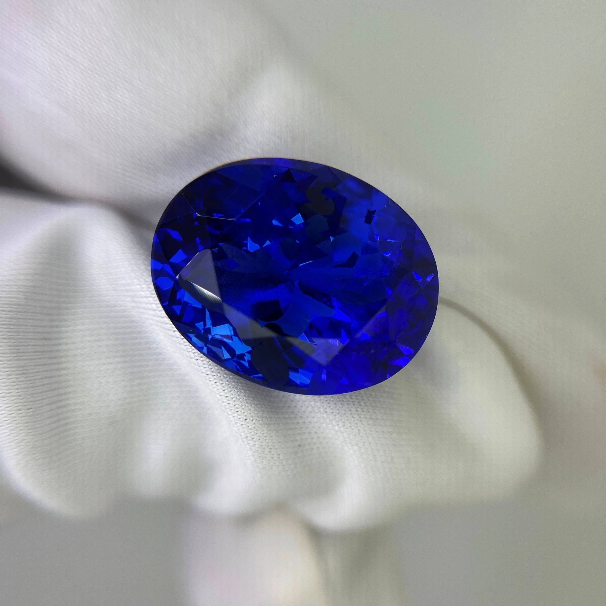 21.24 ct Oval Tanzanite Gemstone – GIA Certified Tanzanite - VB 6/6