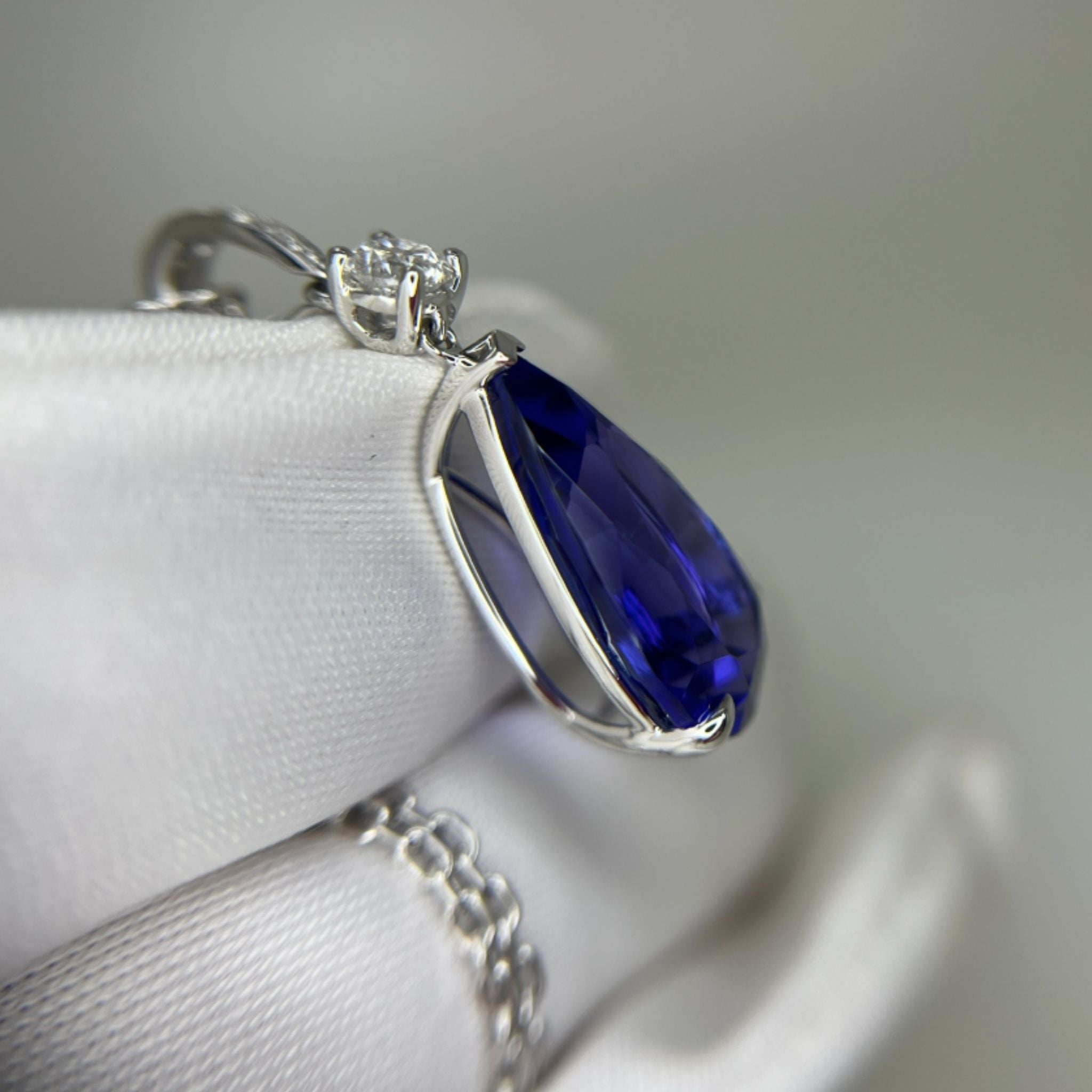 Magnificent 7.00 Ct Pear-Shaped Tanzanite Pendant