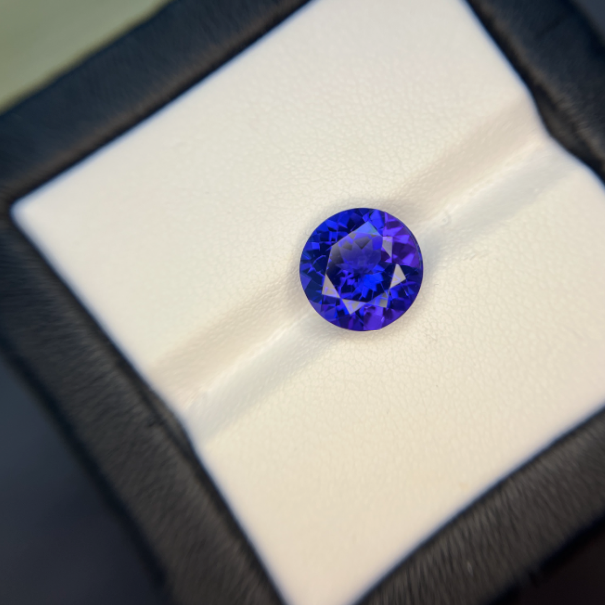 4.90 Carat Round Cut Tanzanite Gemstone