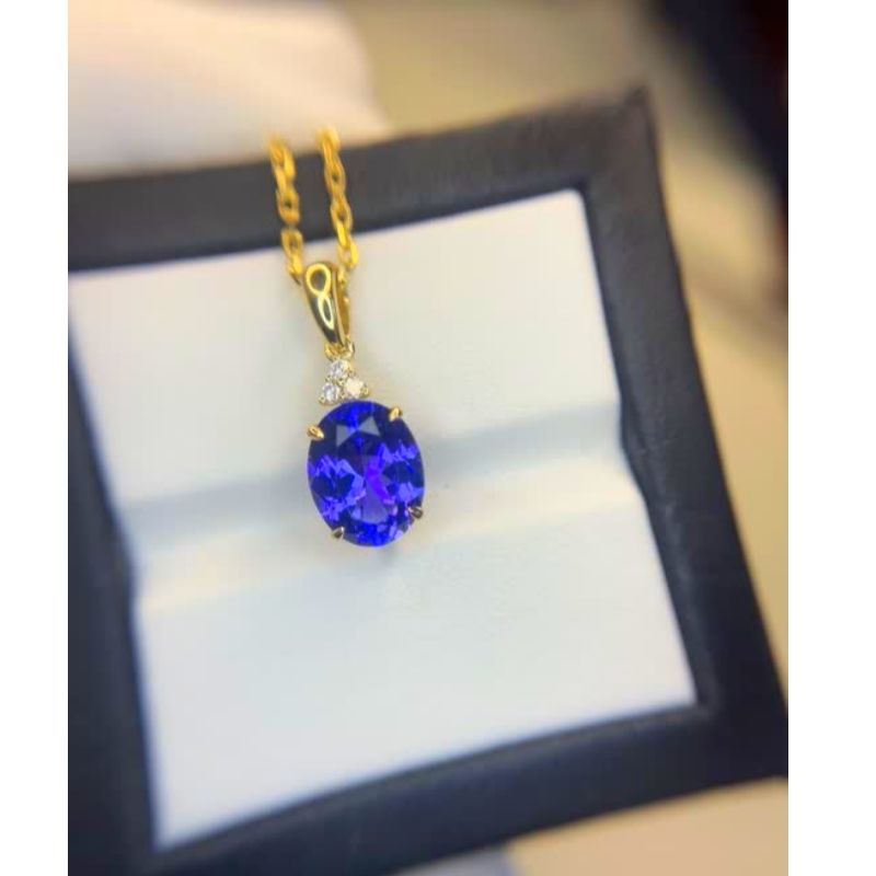 4.26 Ct Oval Tanzanite Necklace in Yellow Gold