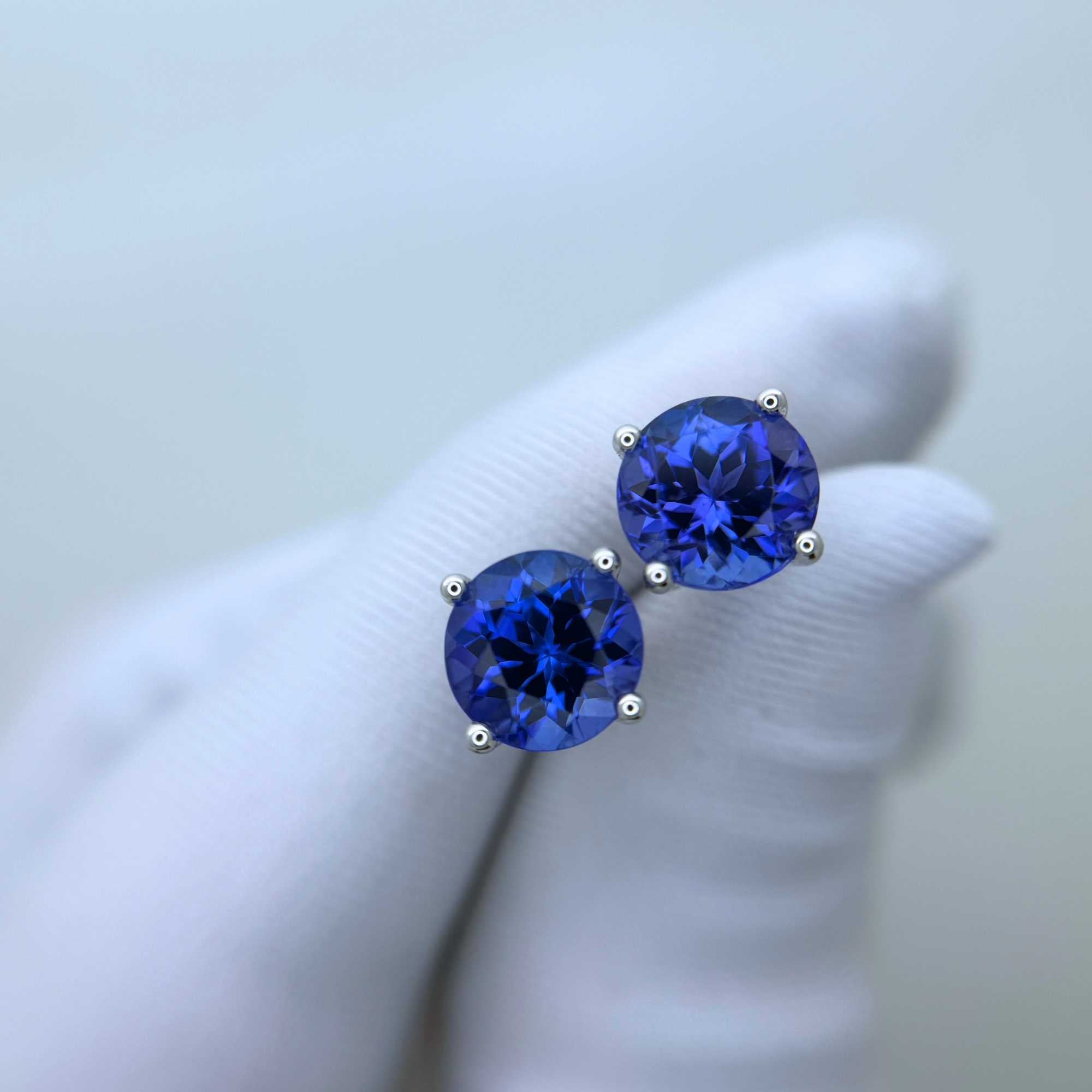Exceptional 4.60 Carat Tanzanite Stud Earrings in 18K White Gold