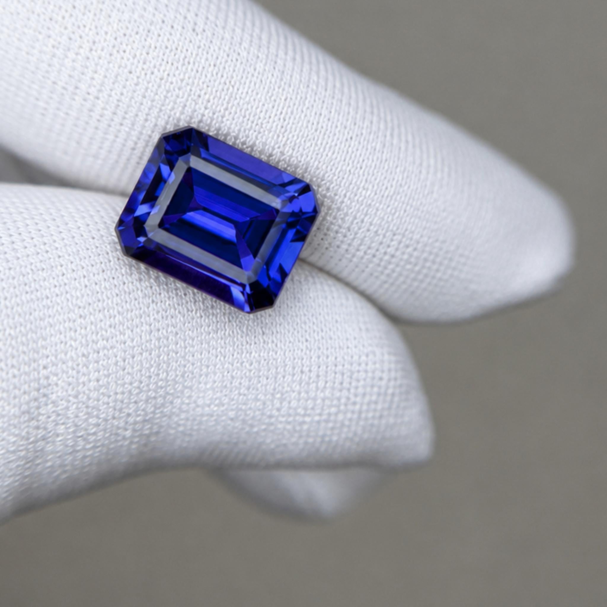 5.71 Karat Tansanit im Smaragdschliff
