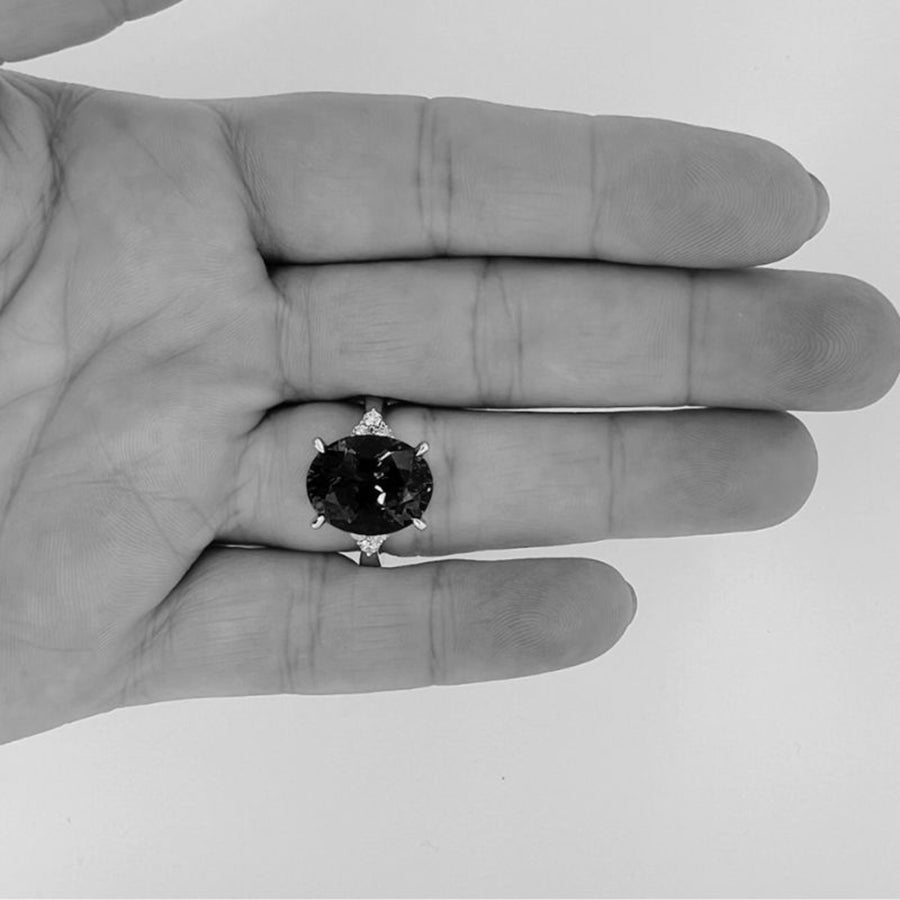 Exceptional 7.50 Ct Oval Tanzanite Ring