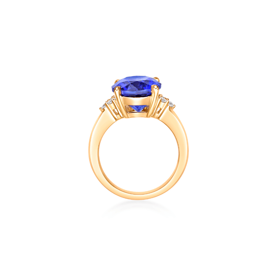 Exceptional 7.50 Ct Oval Tanzanite Ring