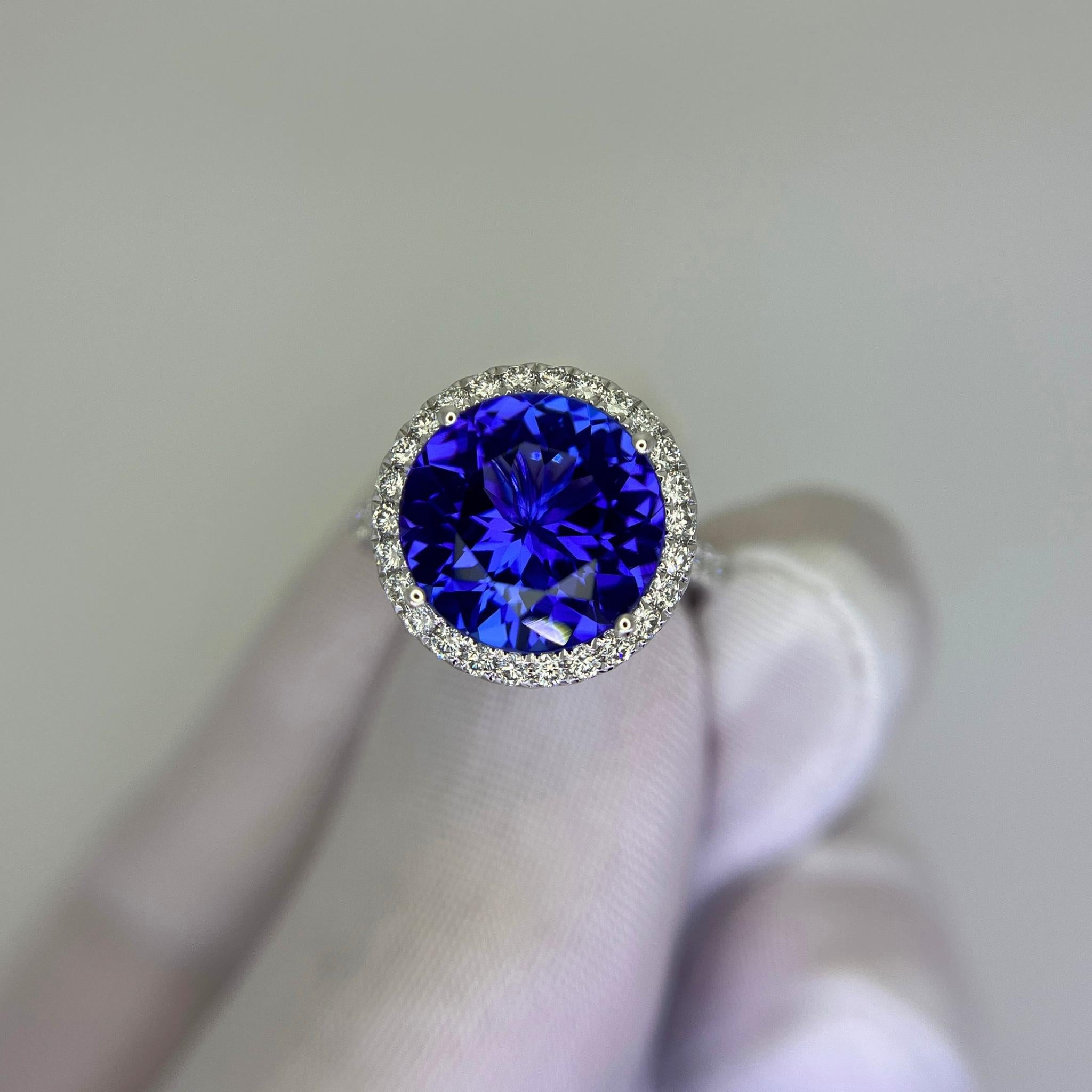 6,5 Karat Ausnahme-Rund-Tansanit- & Diamant-Halo-Ring