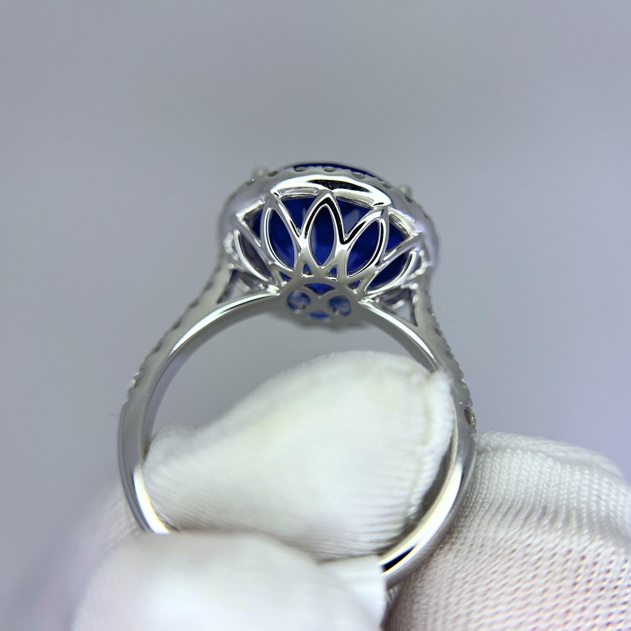 6,5 Karat Ausnahme-Rund-Tansanit- & Diamant-Halo-Ring