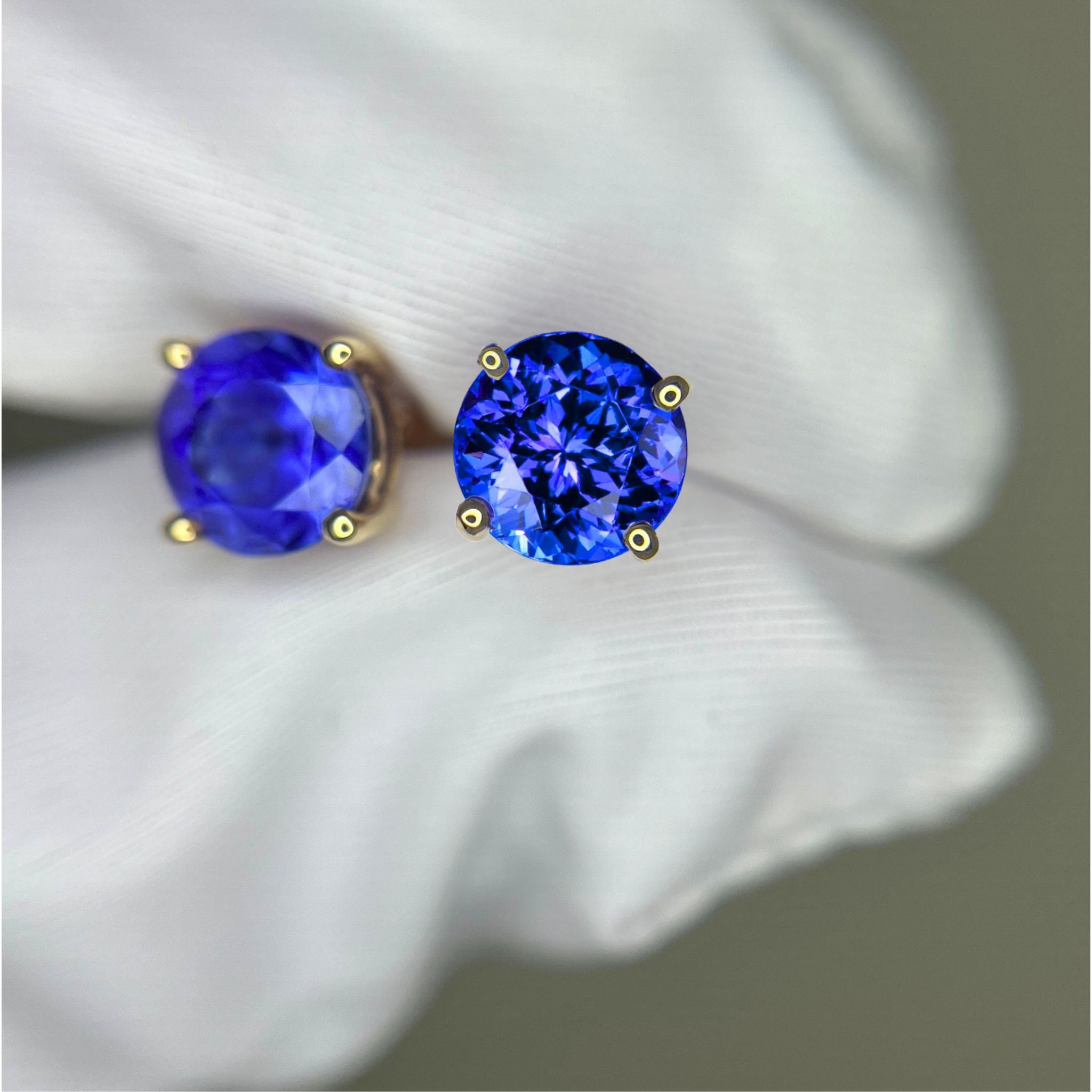Exceptional 3 Carat Tanzanite Stud Earrings in 18K Yellow Gold