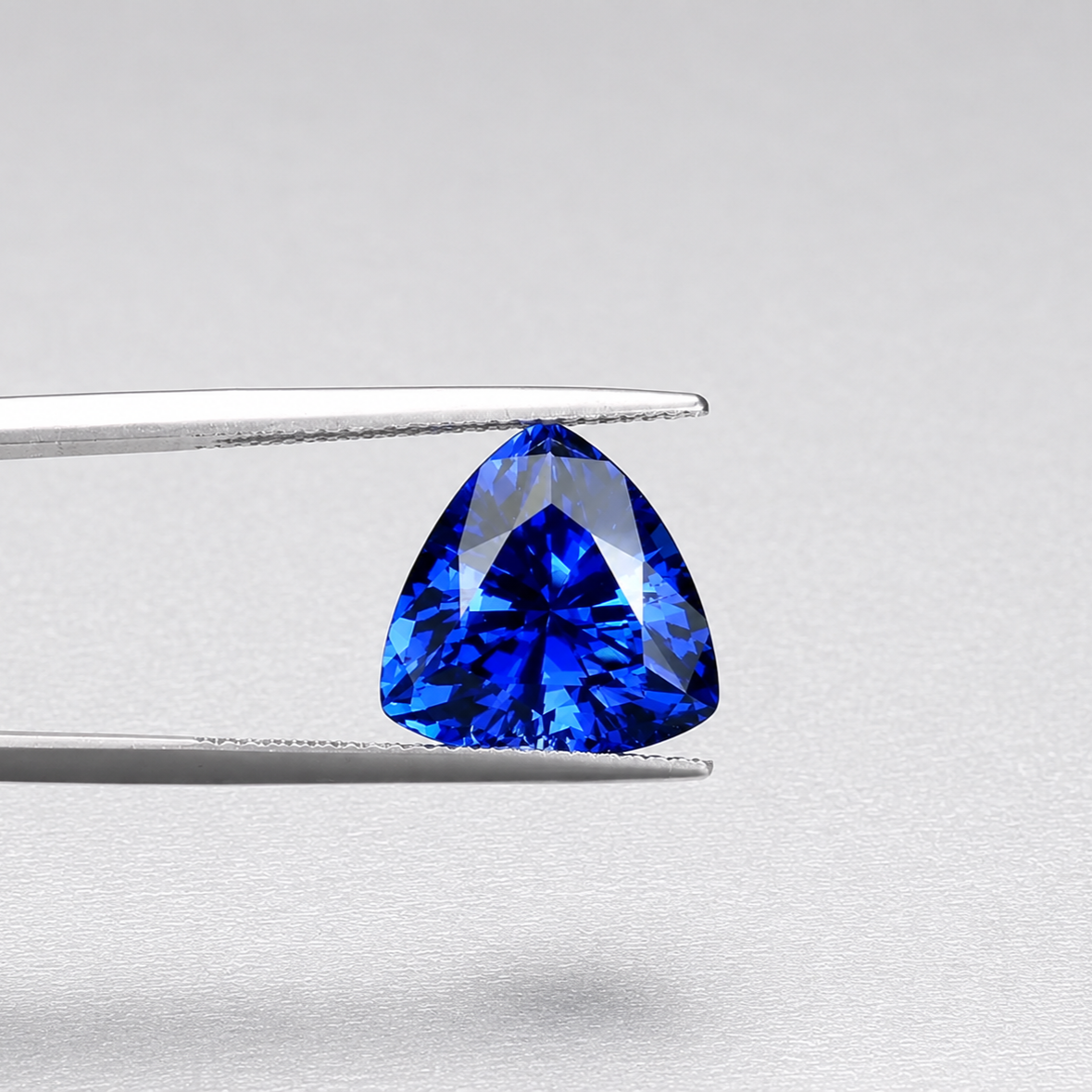 7.84 ct Trillion Tanzanite Gemstone – GIA Certified