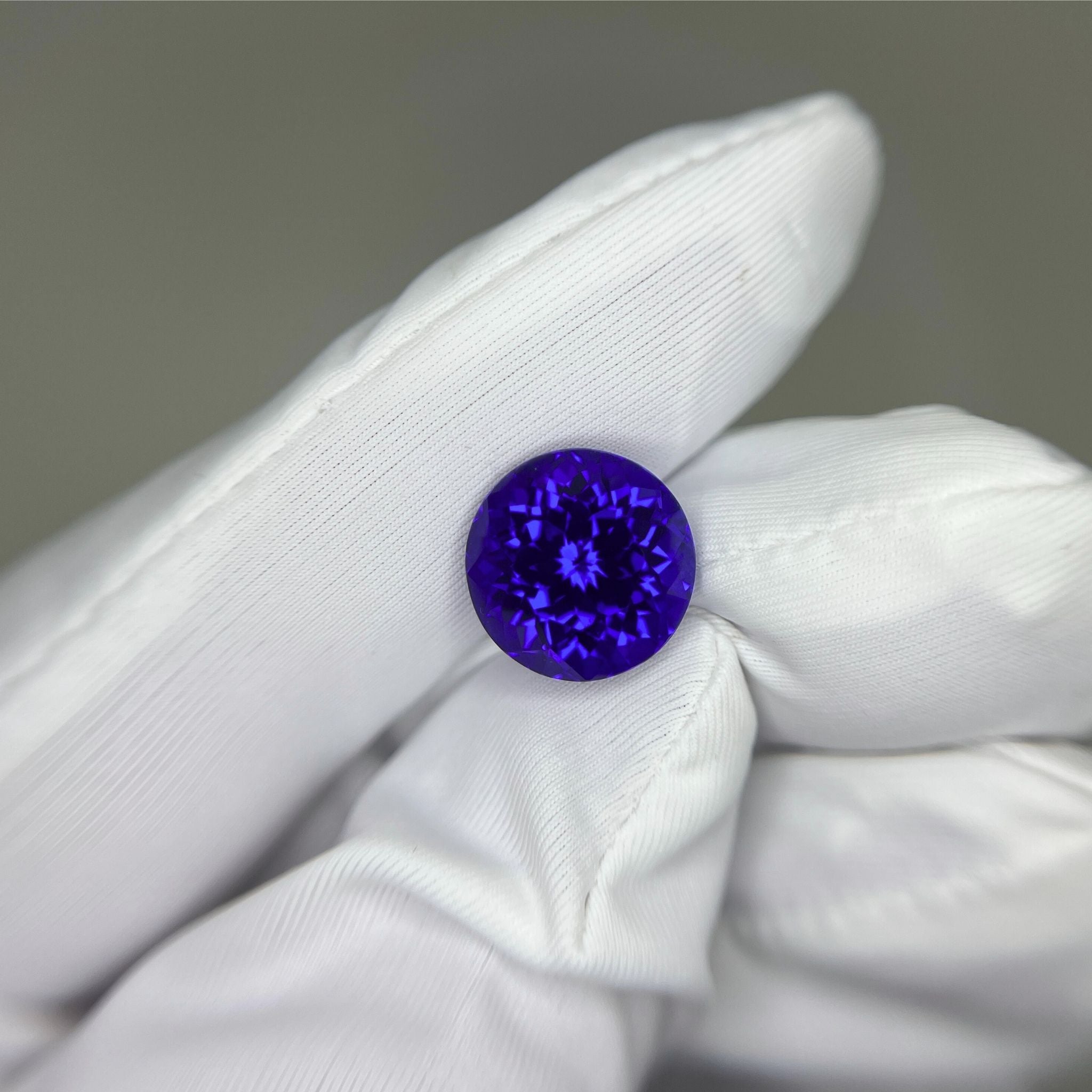 8.53 Round Cut Tanzanite Gemstone