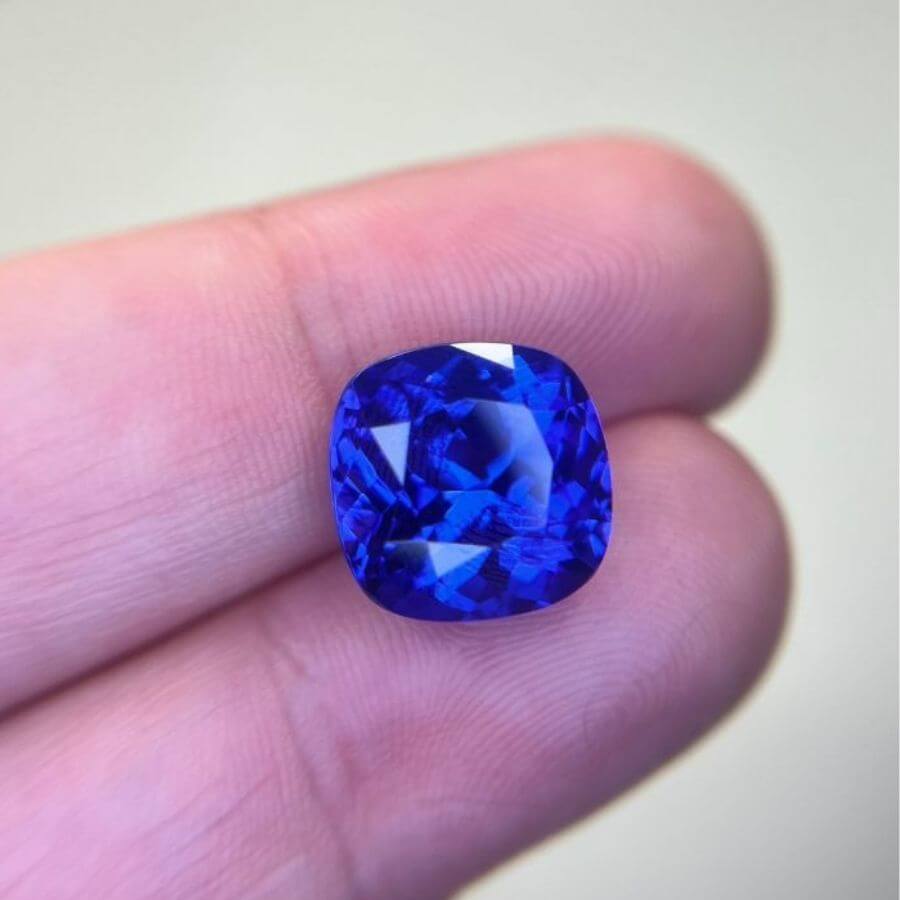 7.86 Carat Cushion Cut Tanzanite Gemstone