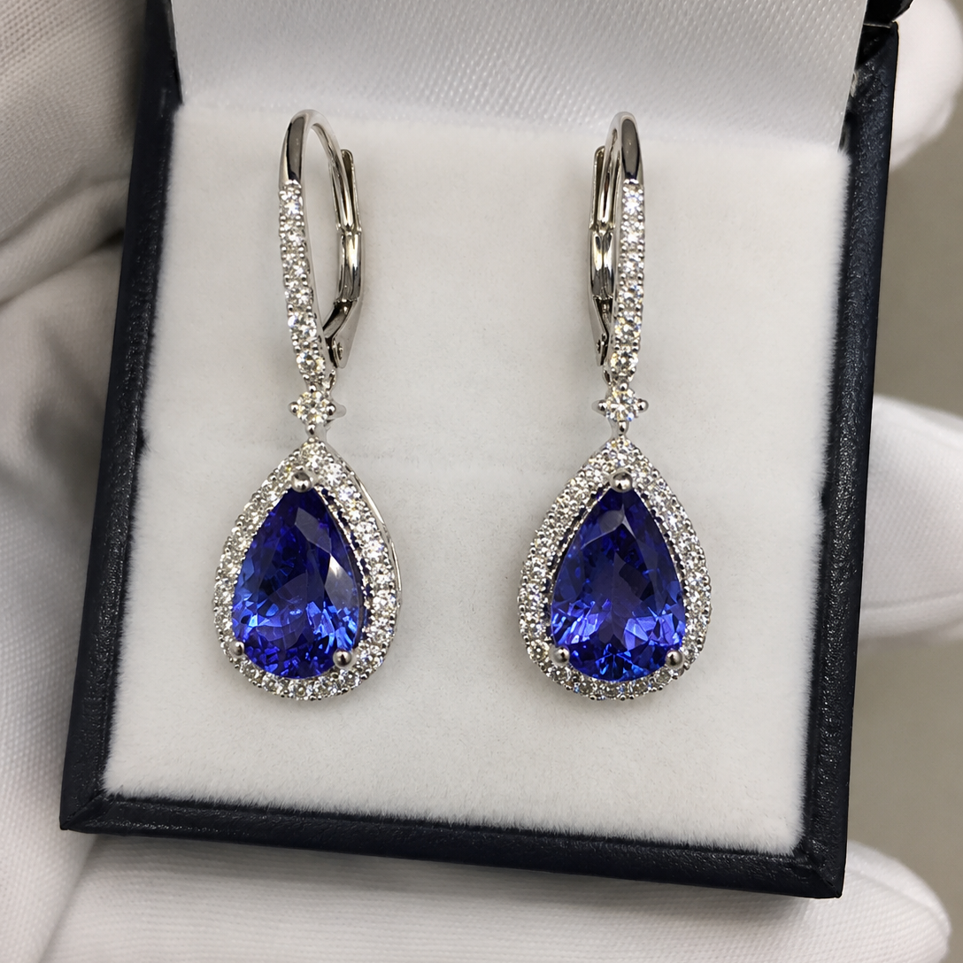 Ohrringe mit birnenförmigem Tansanit und Diamanten, 5,50 Karat