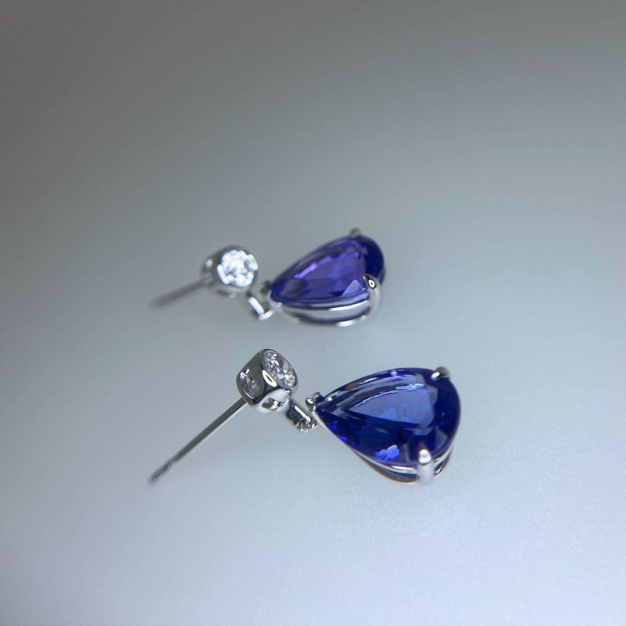 4.58 Ct Tanzanite & Diamond Earrings
