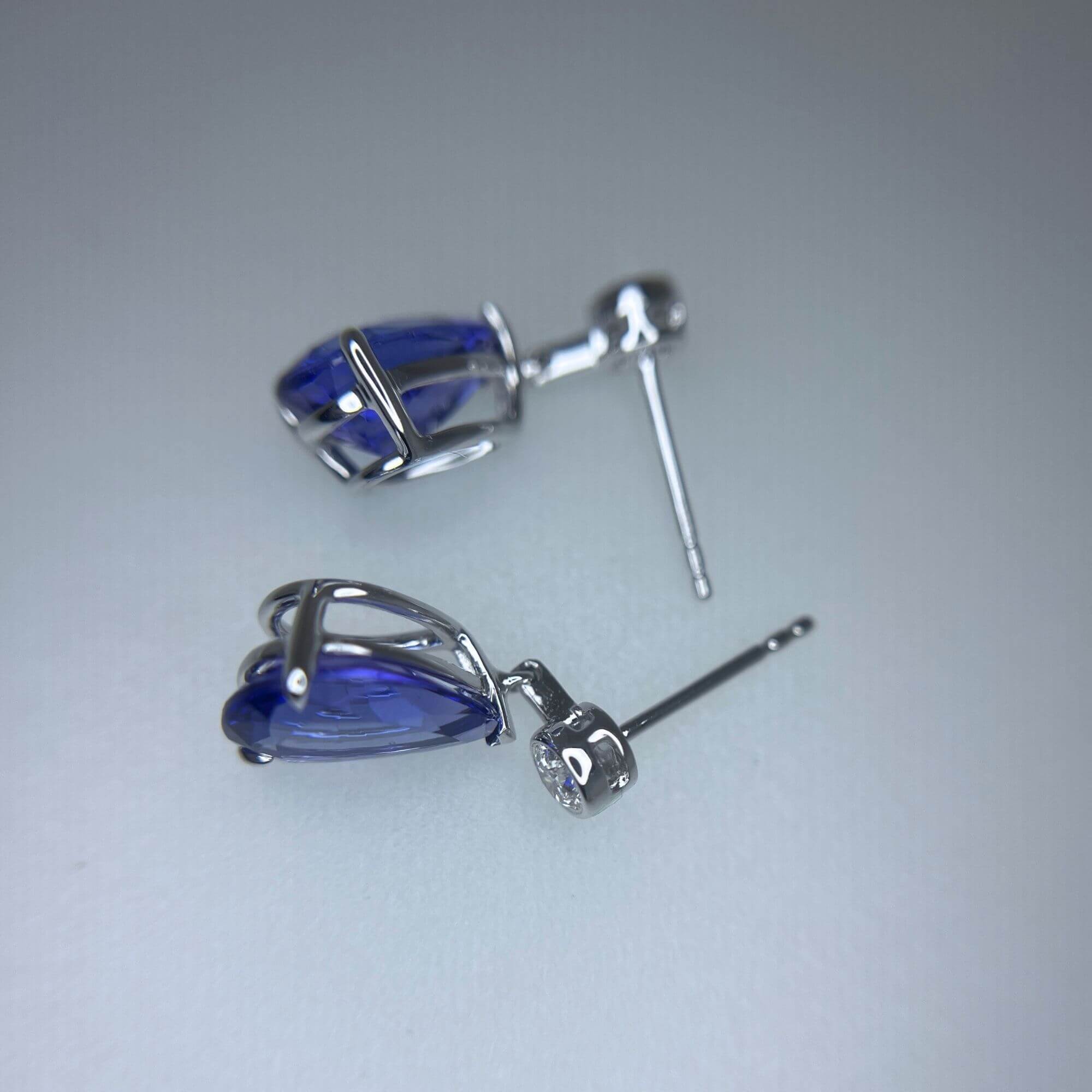 4.58 Ct Tanzanite & Diamond Earrings