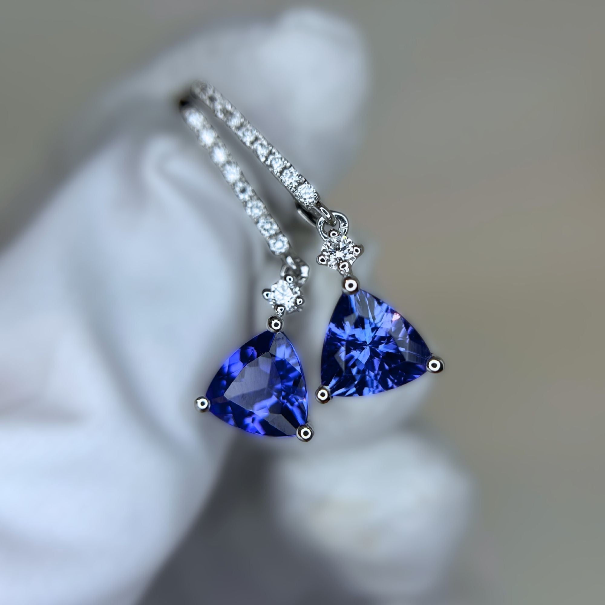 2.46 Ct Tanzanite & Diamond Earrings