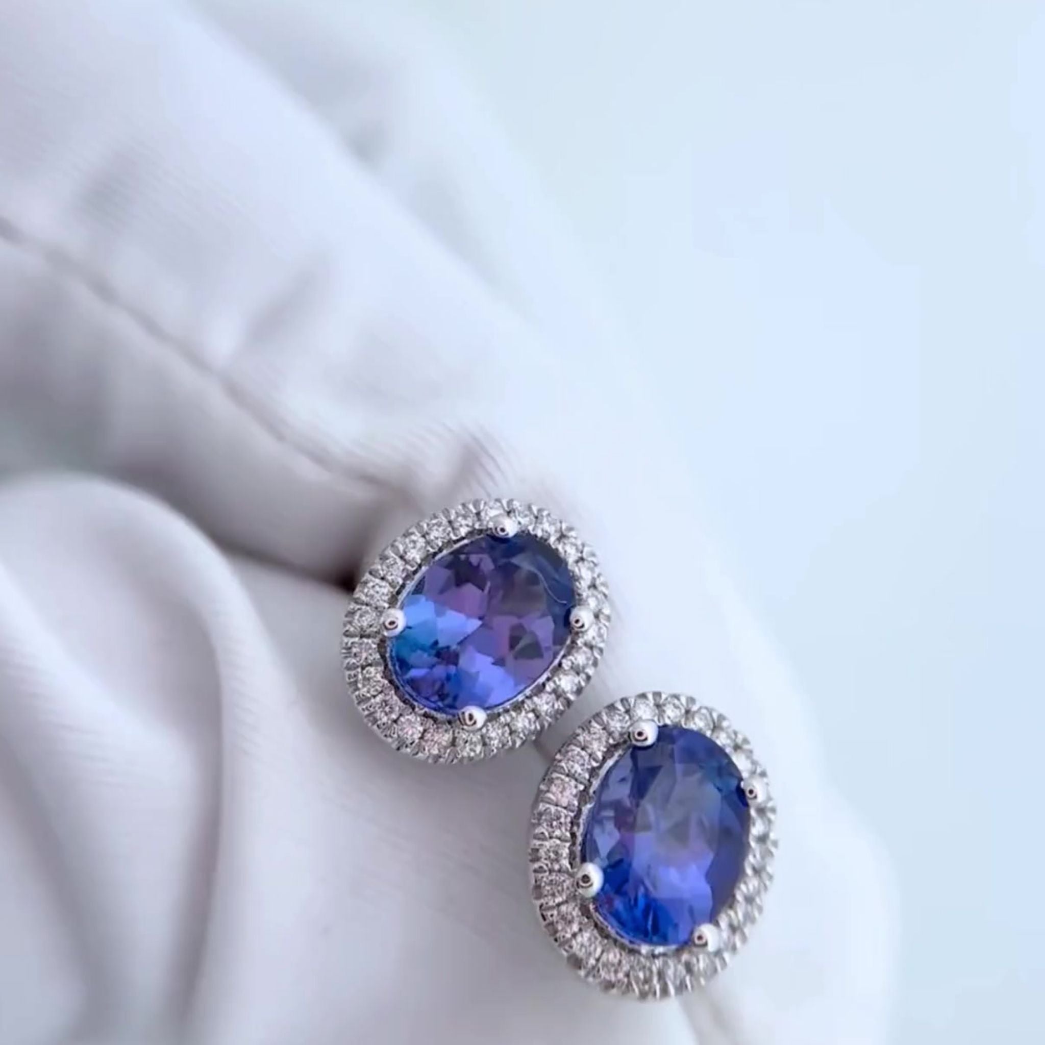 2.46 Ct Tanzanite & Diamond Earrings