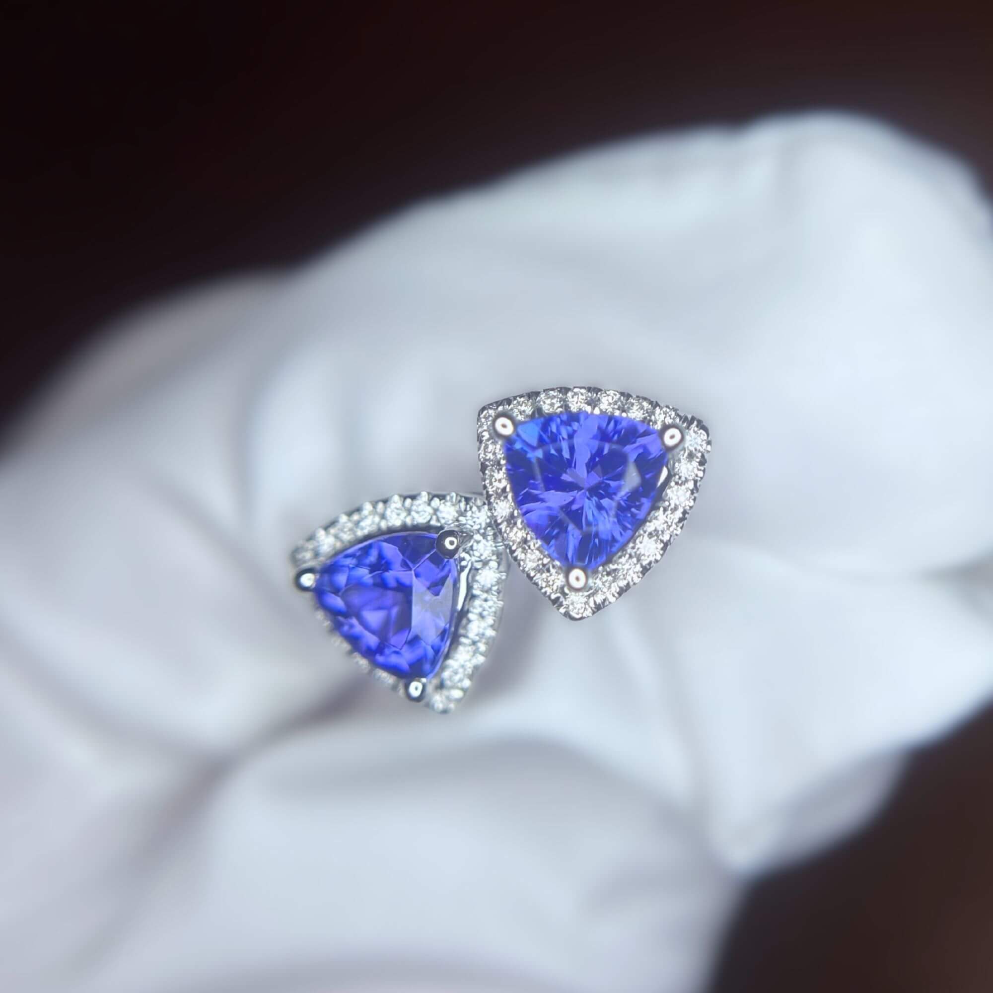 1.79 Ct Tanzanite & Diamond Earrings