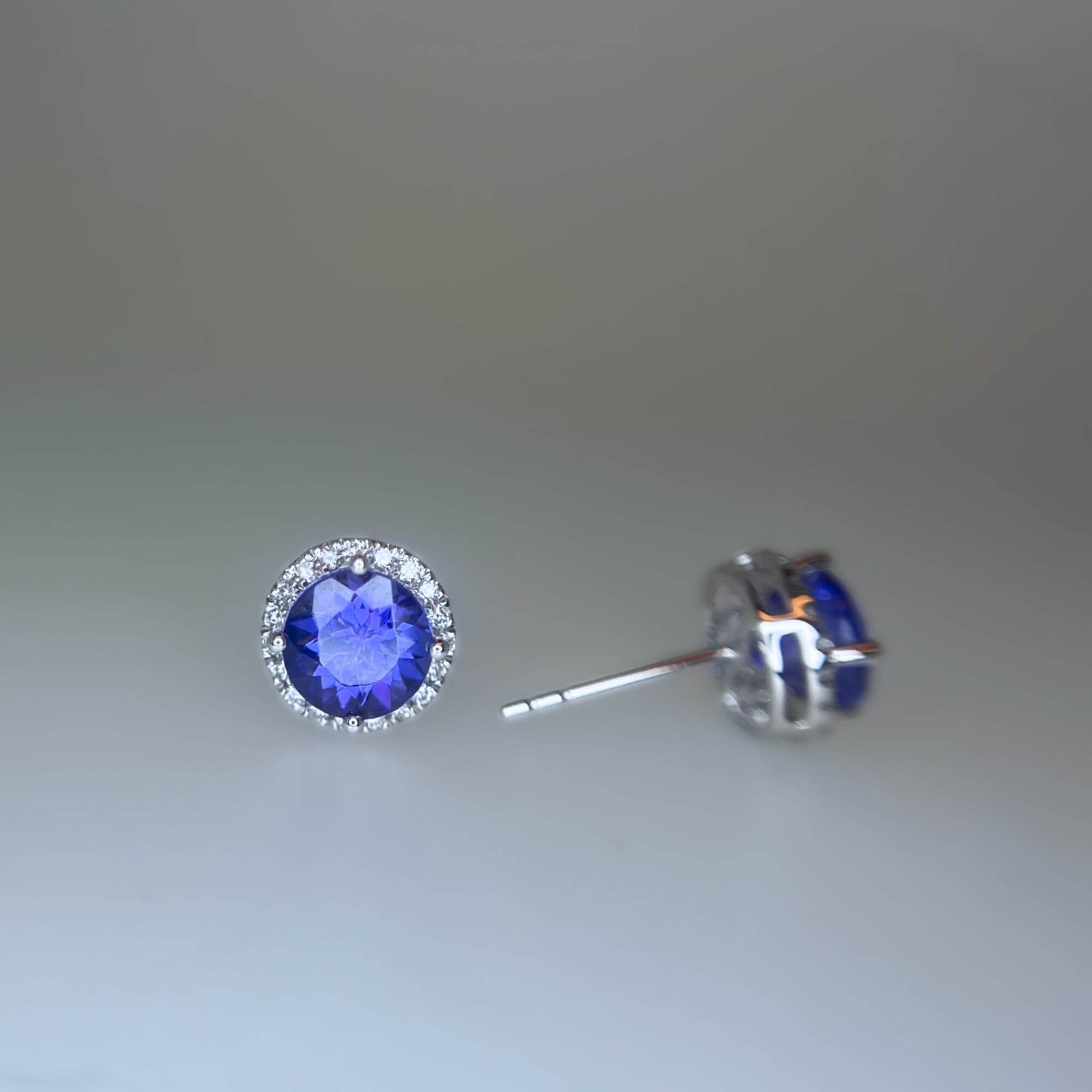 2.63 Ct Tanzanite & Diamond Earrings