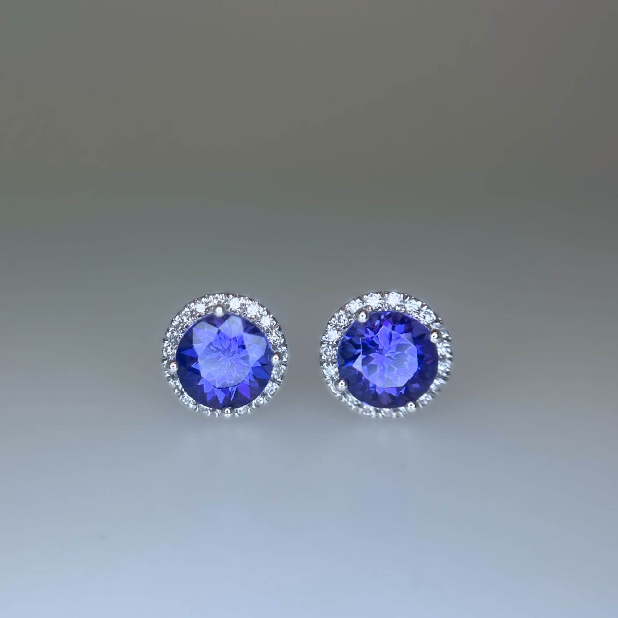 2.63 Ct Tanzanite & Diamond Earrings