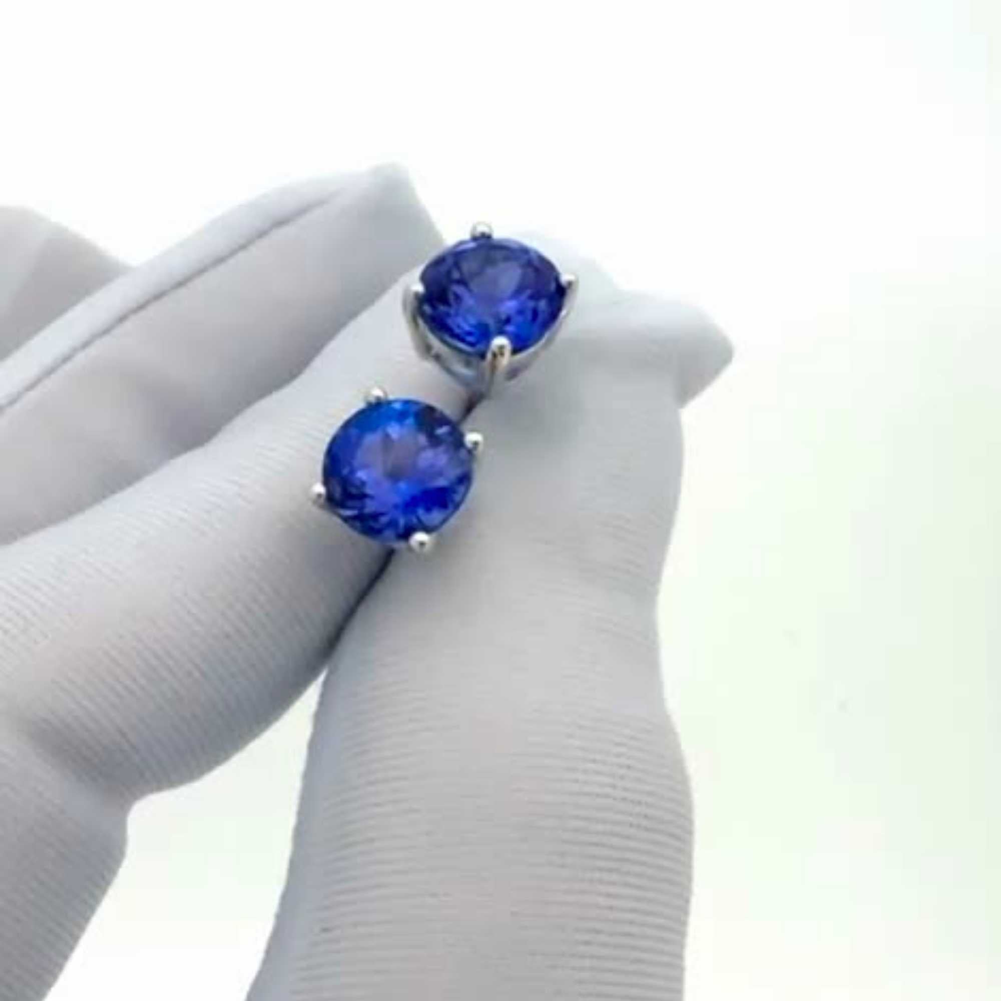 Exceptional 4.60 Carat Tanzanite Stud Earrings in 18K White Gold