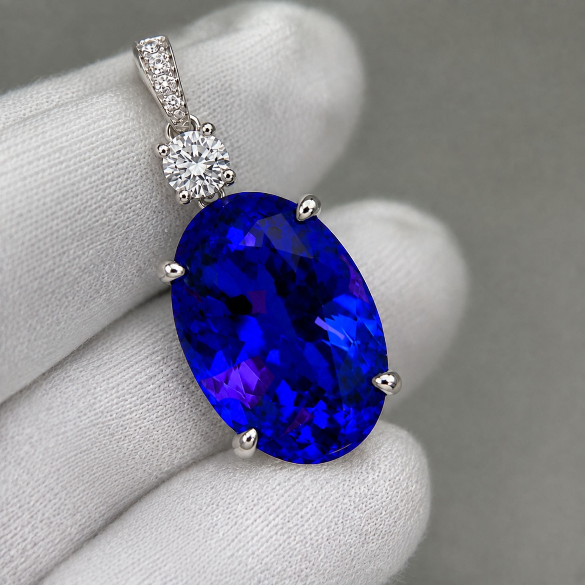 Magnifico Pendente in Tanzanite a Goccia da 7,00 Ct