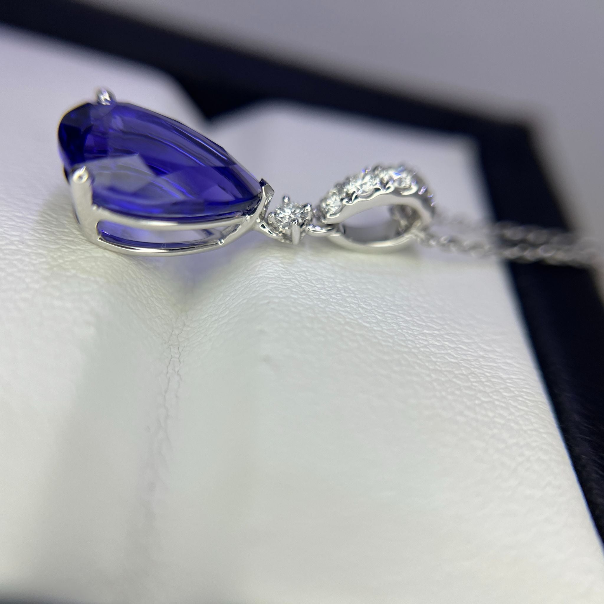 Exquisite Pear-Shaped Tanzanite Drop Pendant