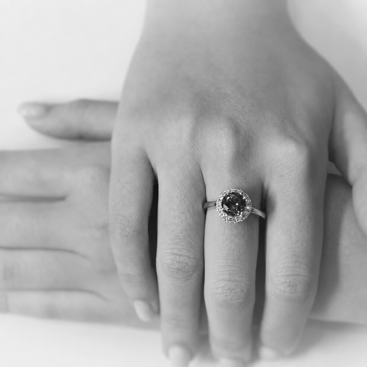 1,43 Karat runder Tansanit- und Diamant-Halo-Ring – Maßanfertigung