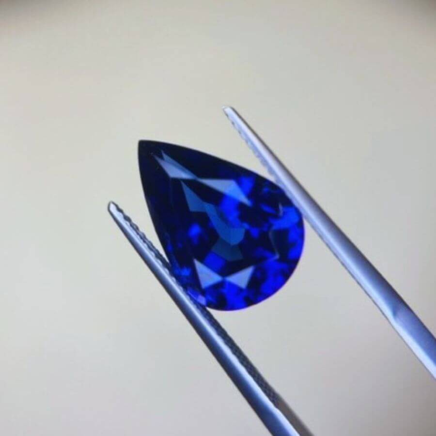 7.06 Carat Pear Cut Tanzanite Gemstone
