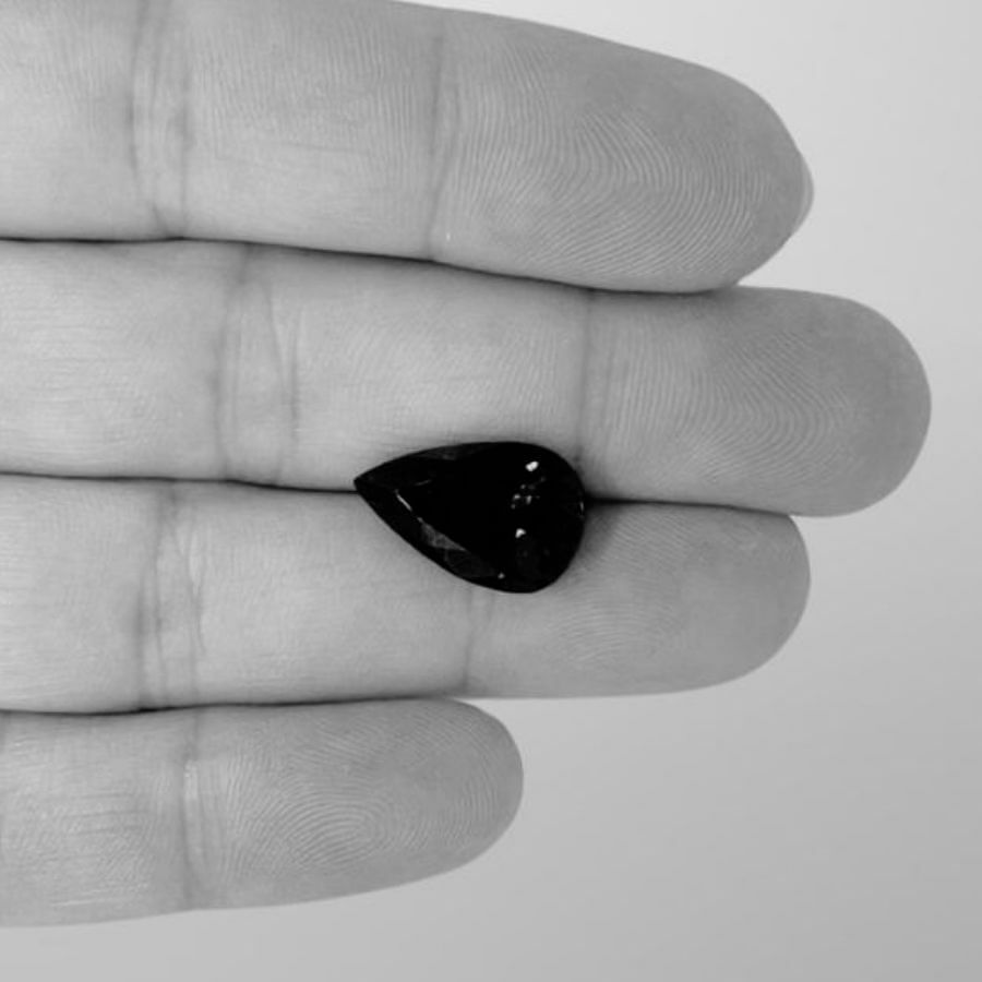 7.06 Carat Pear Cut Tanzanite Gemstone