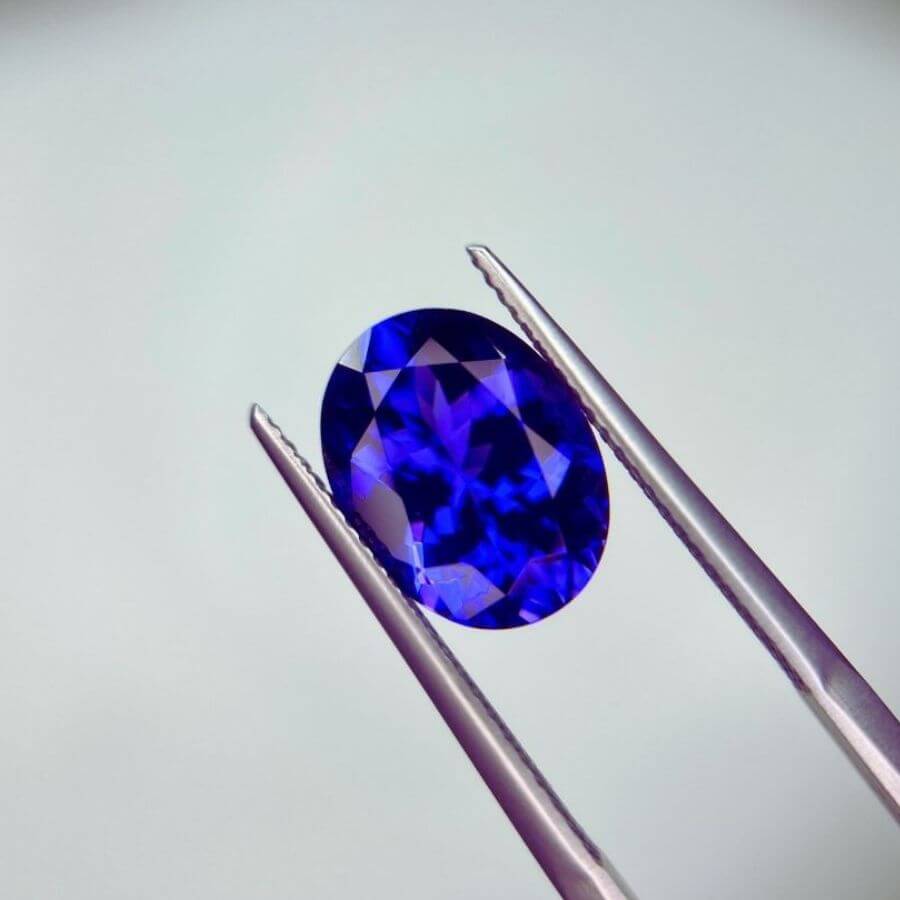 5.00 Carat Oval Cut Tanzanite Gemstone
