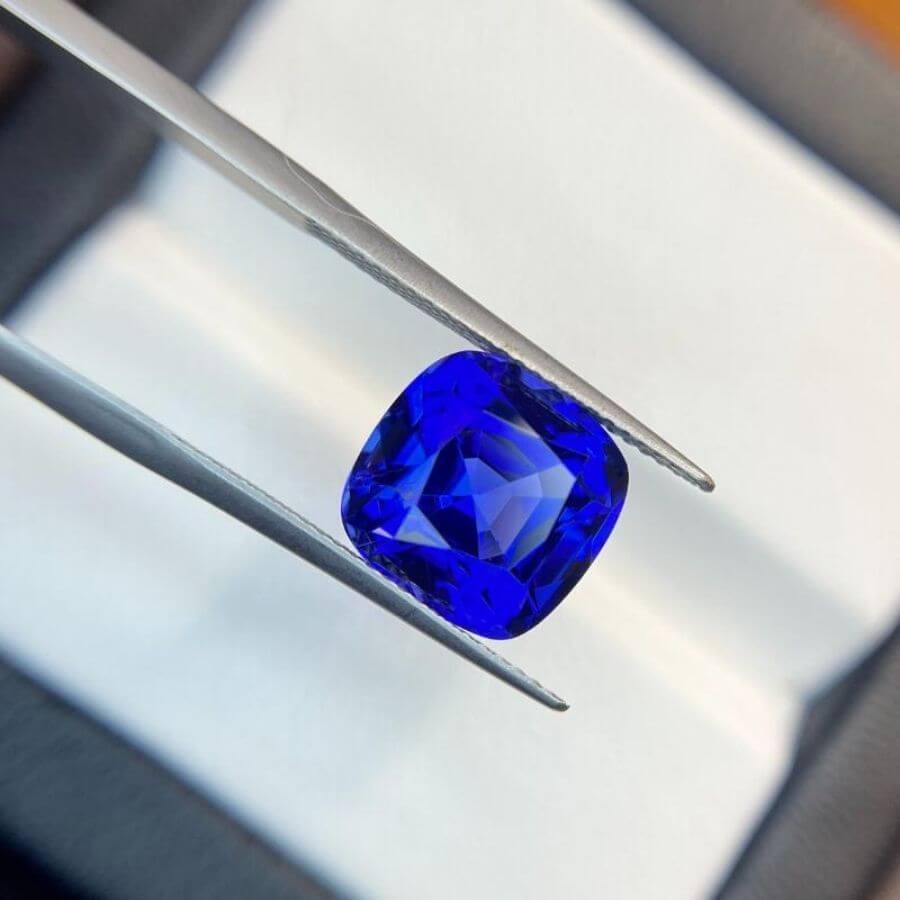 8.10 Carat Cushion Cut Tanzanite Gemstone