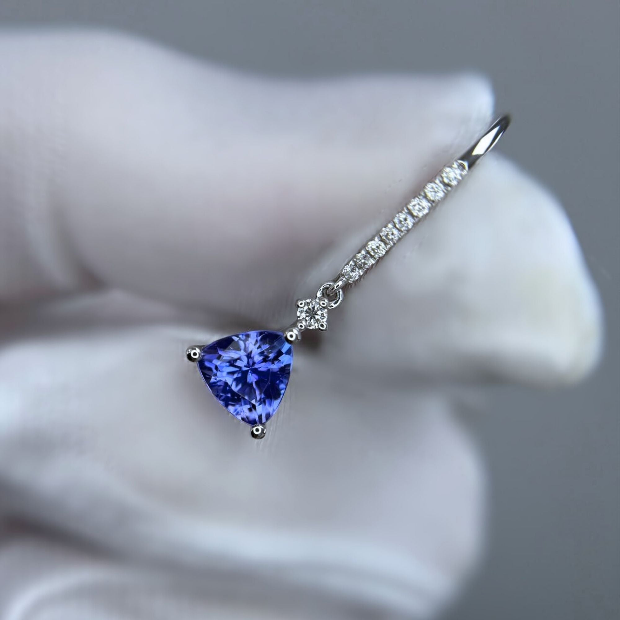 Tansanit-Trillion-Schliff & Diamant-Ohrringe